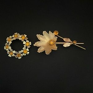 Vtg MCM Lot of 2 Flower Brooches Unsigned